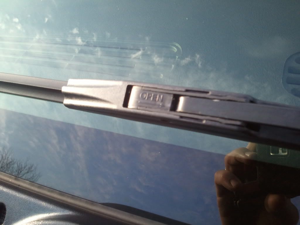 How to install windshield wipers on 0307 silverado? GM Truck Club Forum