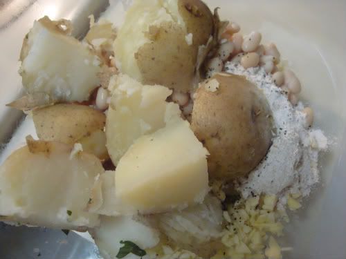 Potatoes and beans in a bowl