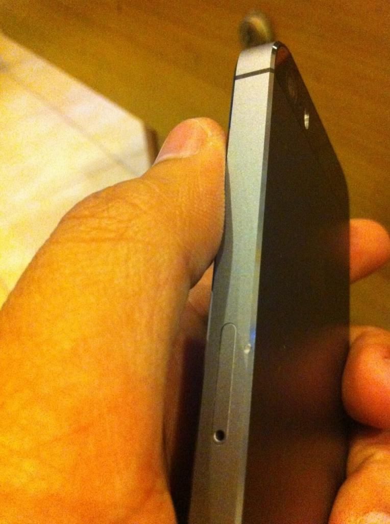 IPHONE 5S 16GB xám quốc tế nguyên seal chưa ACTIVE