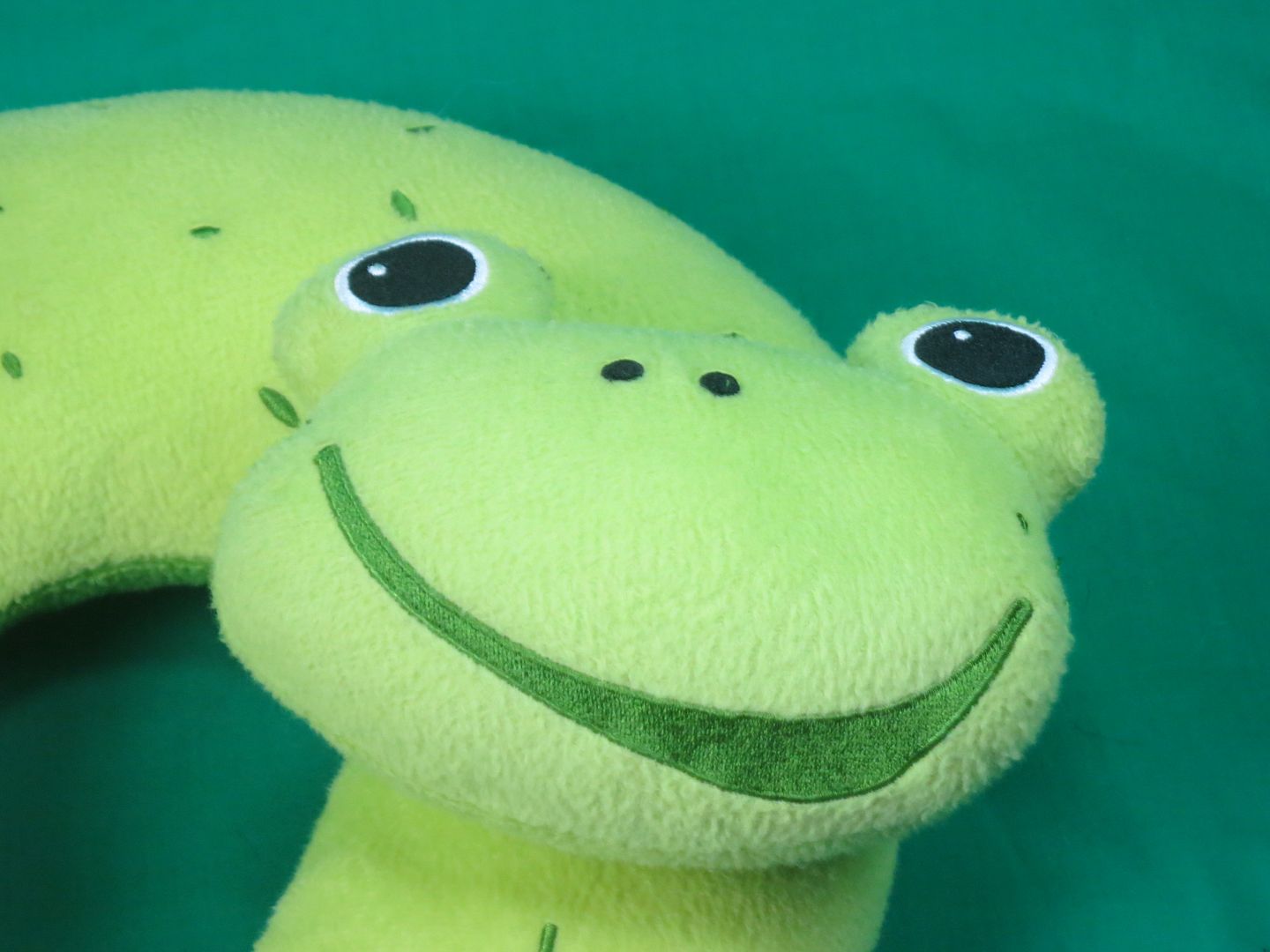 frog neck pillow