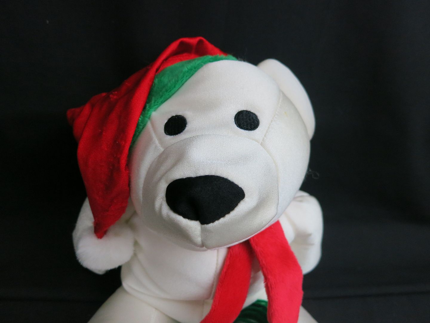 BIG MOSHI MICROBEAD PILLOW HOLIDAY WHITE POLAR BEAR CHRISTMAS PLUSH SANTA HAT eBay