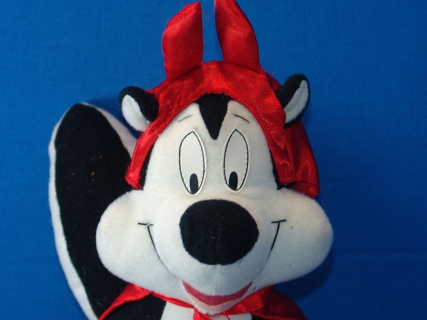 pepe le pew plush toy