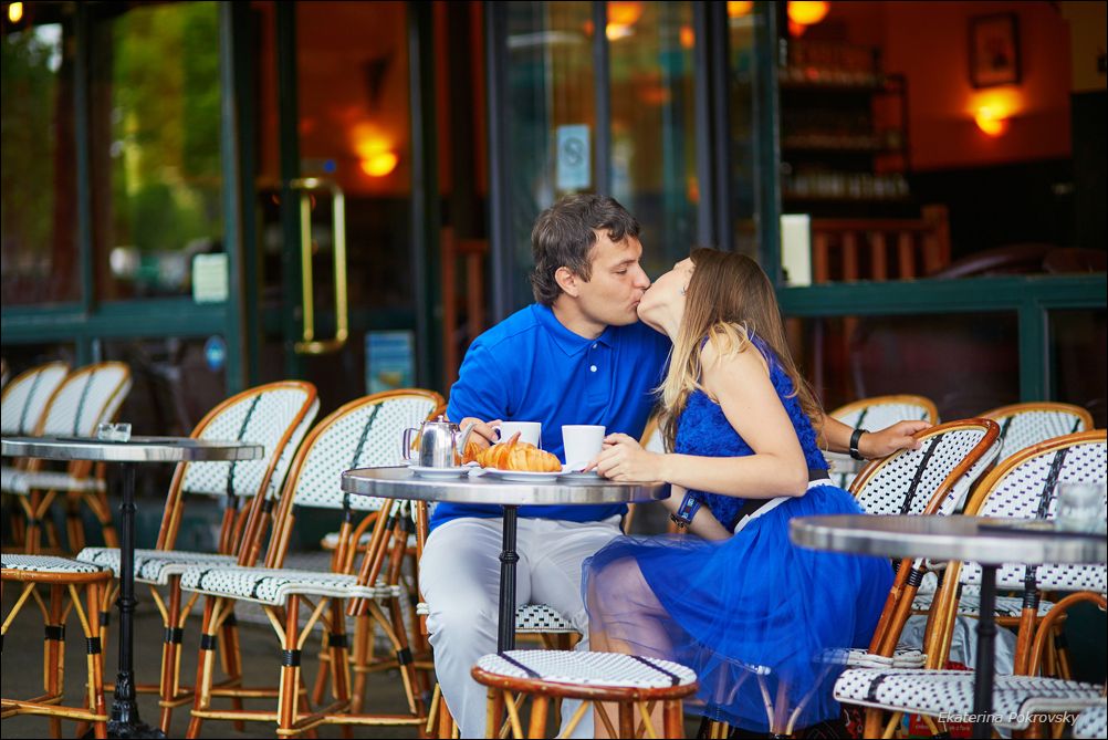 В париже кафе знакомств