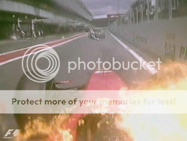 Räikkönen y el fuego tras el derrame de combustible de Kovalainen