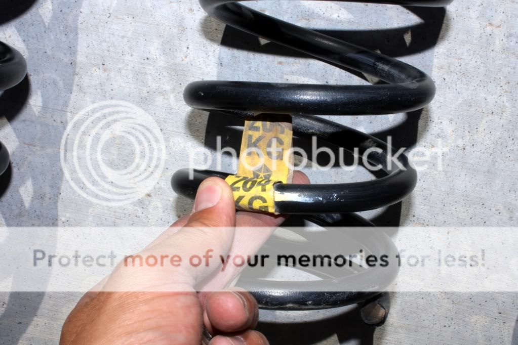 Stock Springs for 2004 Jeep Grand Cherokee WJ The top